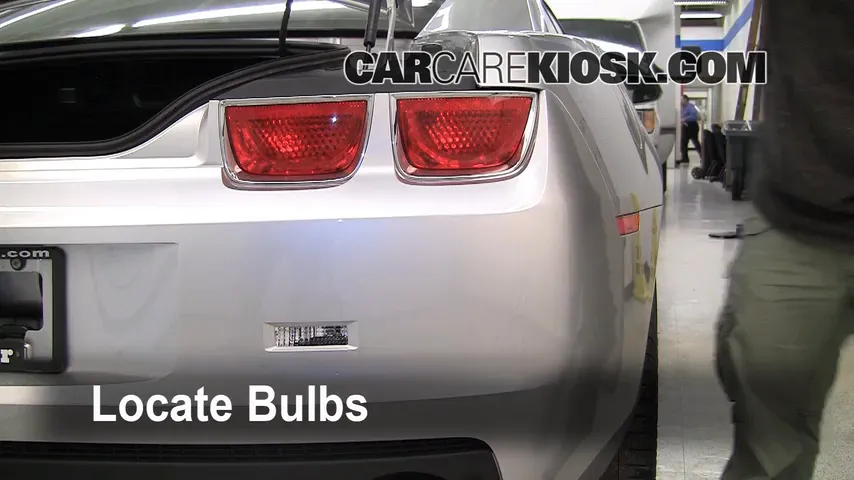 2010 Chevrolet Camaro SS 6.2L V8 Lights Tail Light (replace bulb)
